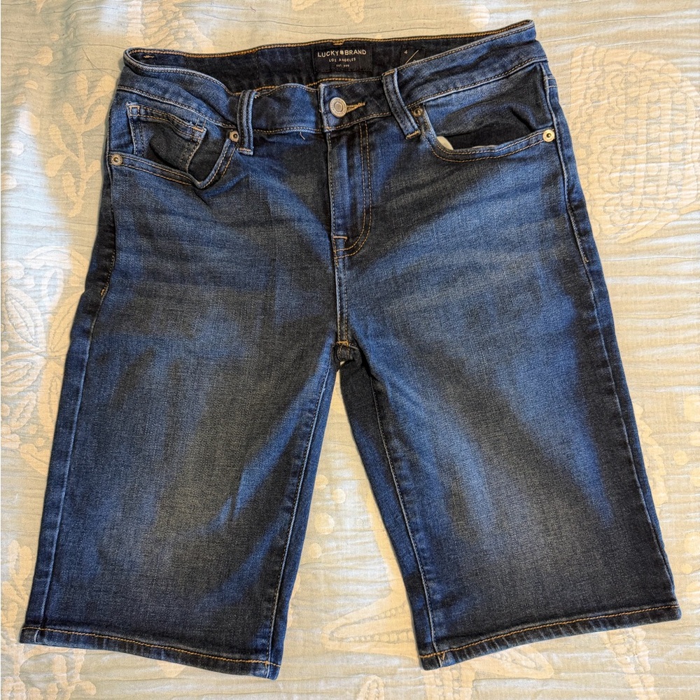 Lucky Brand Women’s Dark Blue Denim Shorts. Preloved in good condition